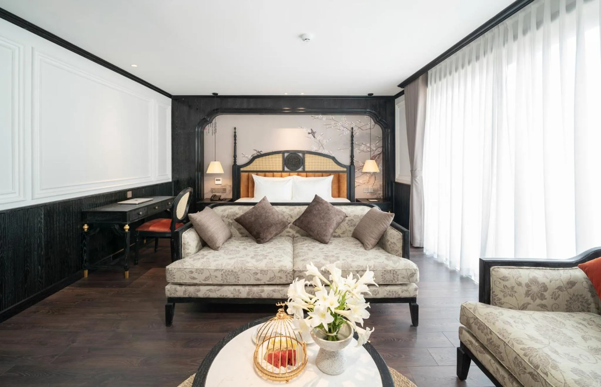 Bed in Luxe Paradise Premium Hotel Pham Hong Thai