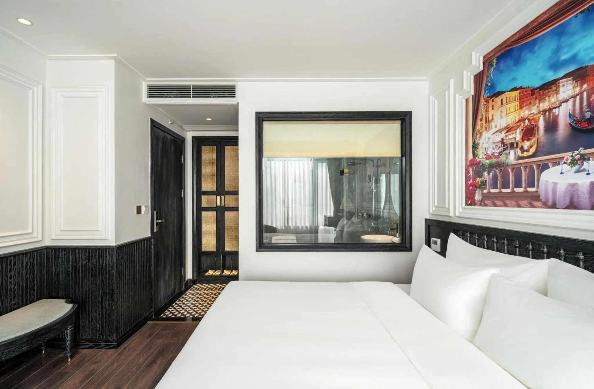 Bed in Luxe Paradise Premium Hotel Pham Hong Thai