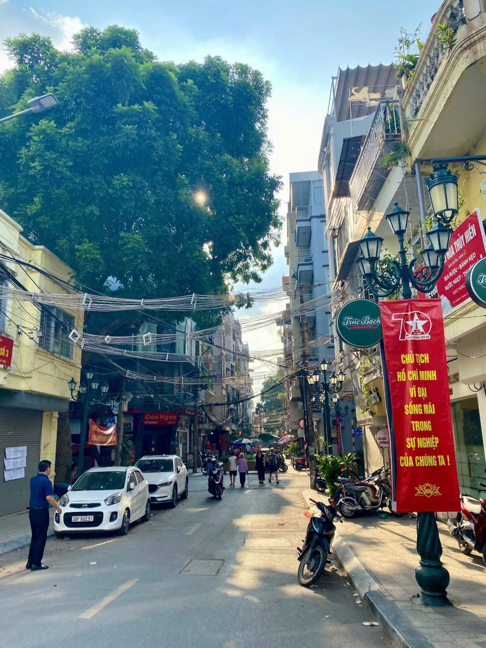 Nearby landmark in Luxe Paradise Premium Hotel Pham Hong Thai