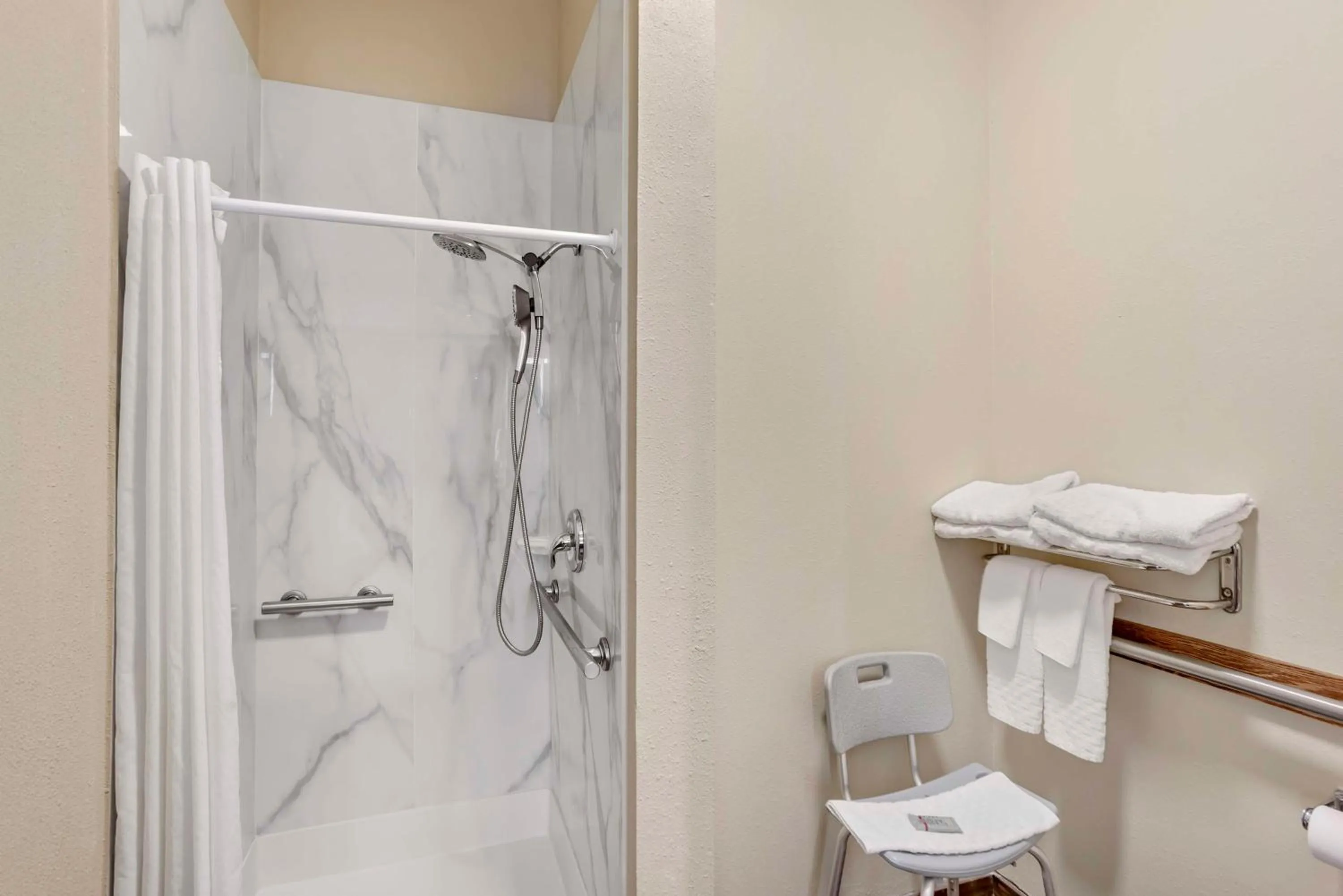 Bathroom in Best Western Carlisle