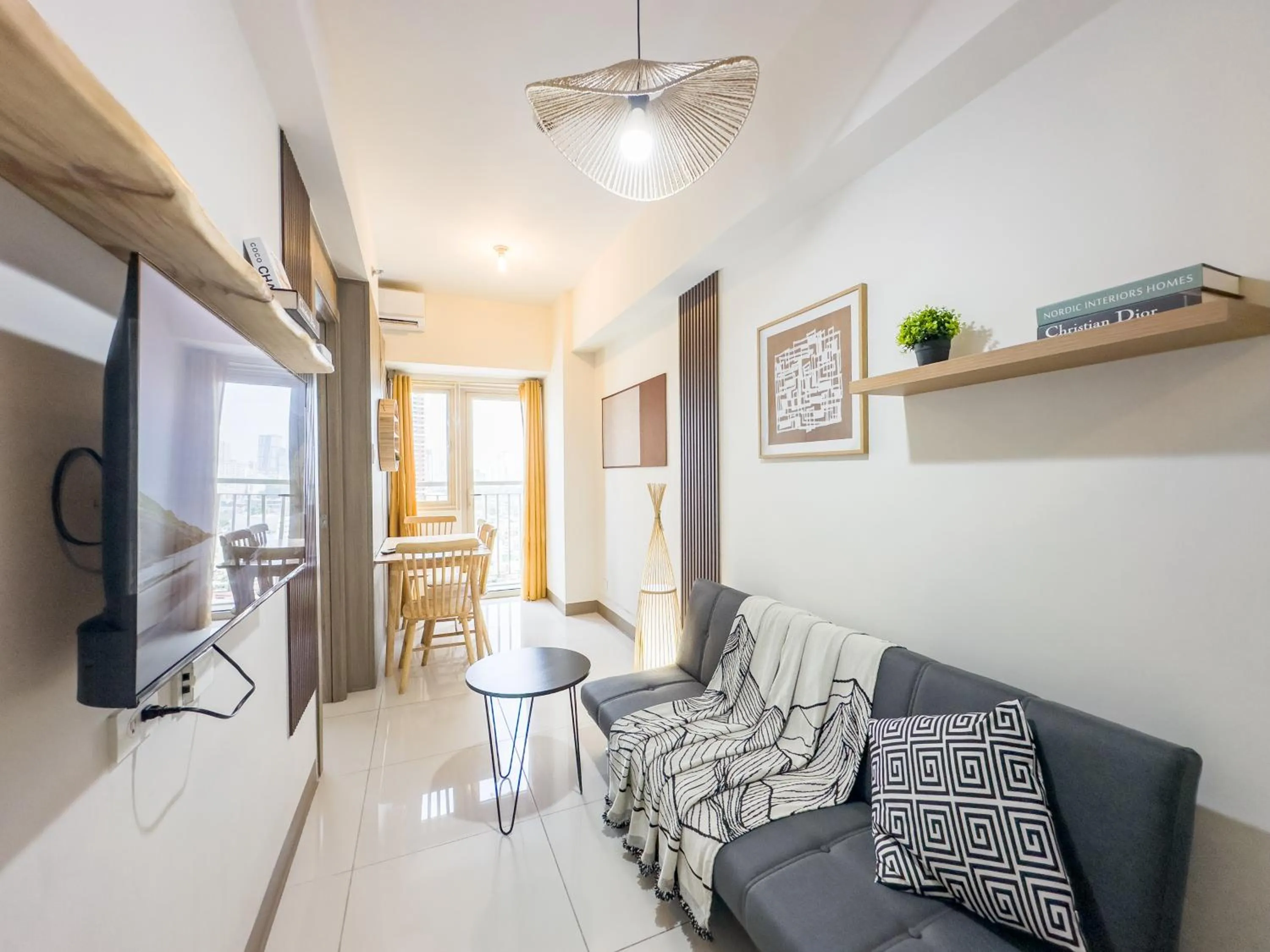 TV and multimedia in GemstoneBR in SMDC Coast Residences