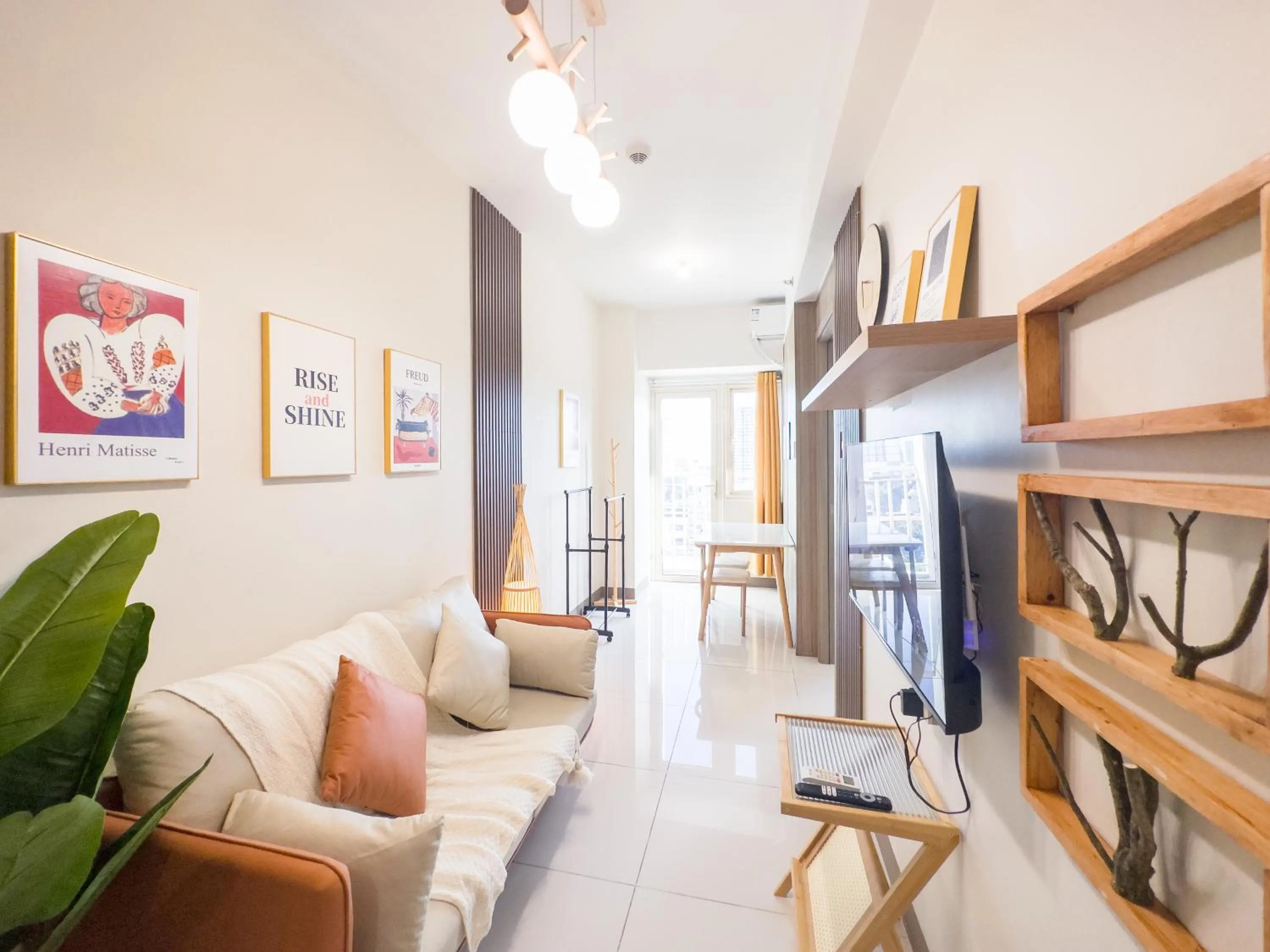 TV and multimedia in GemstoneBR in SMDC Coast Residences