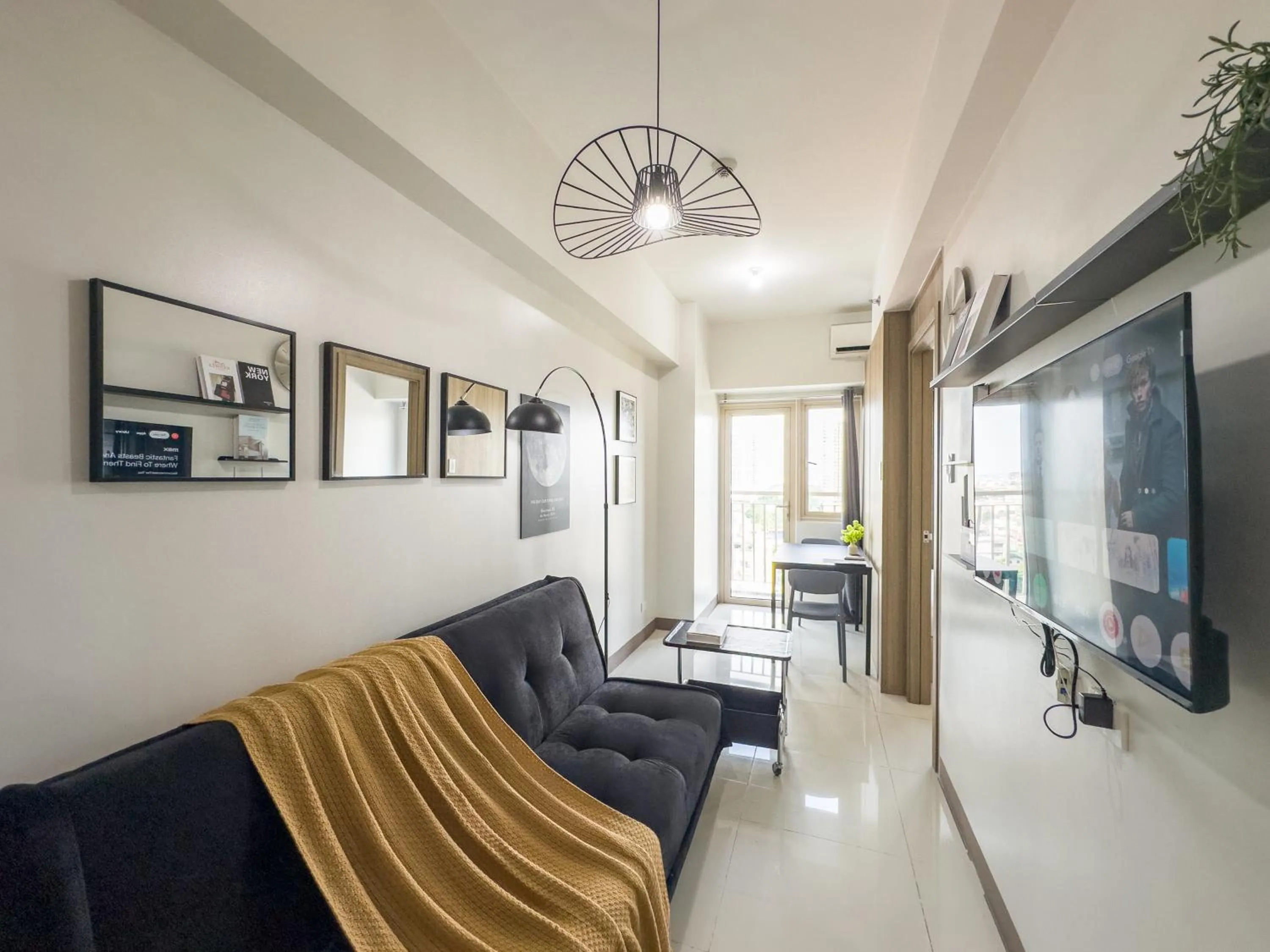 TV and multimedia in GemstoneBR in SMDC Coast Residences