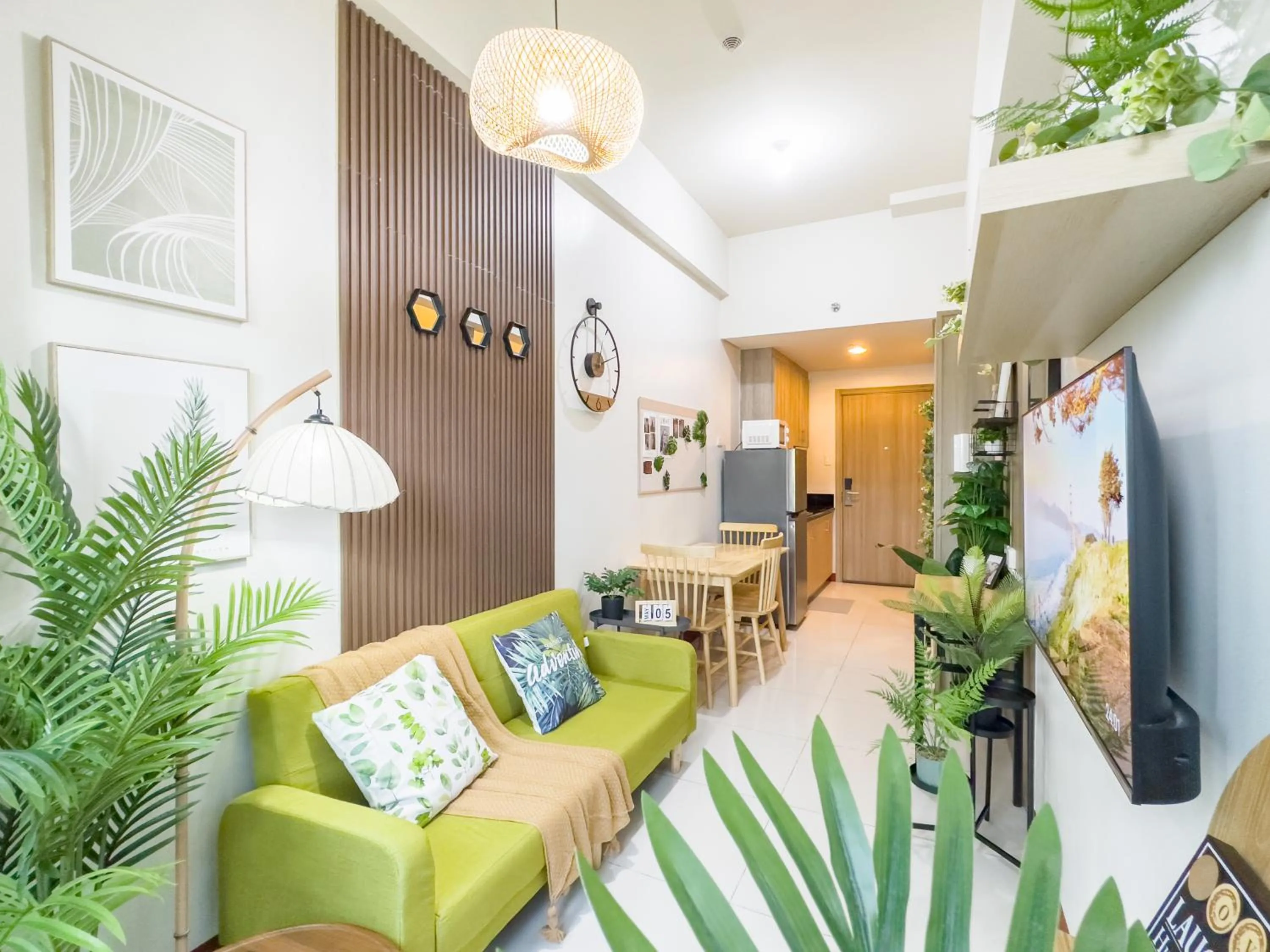 TV and multimedia in GemstoneBR in SMDC Coast Residences