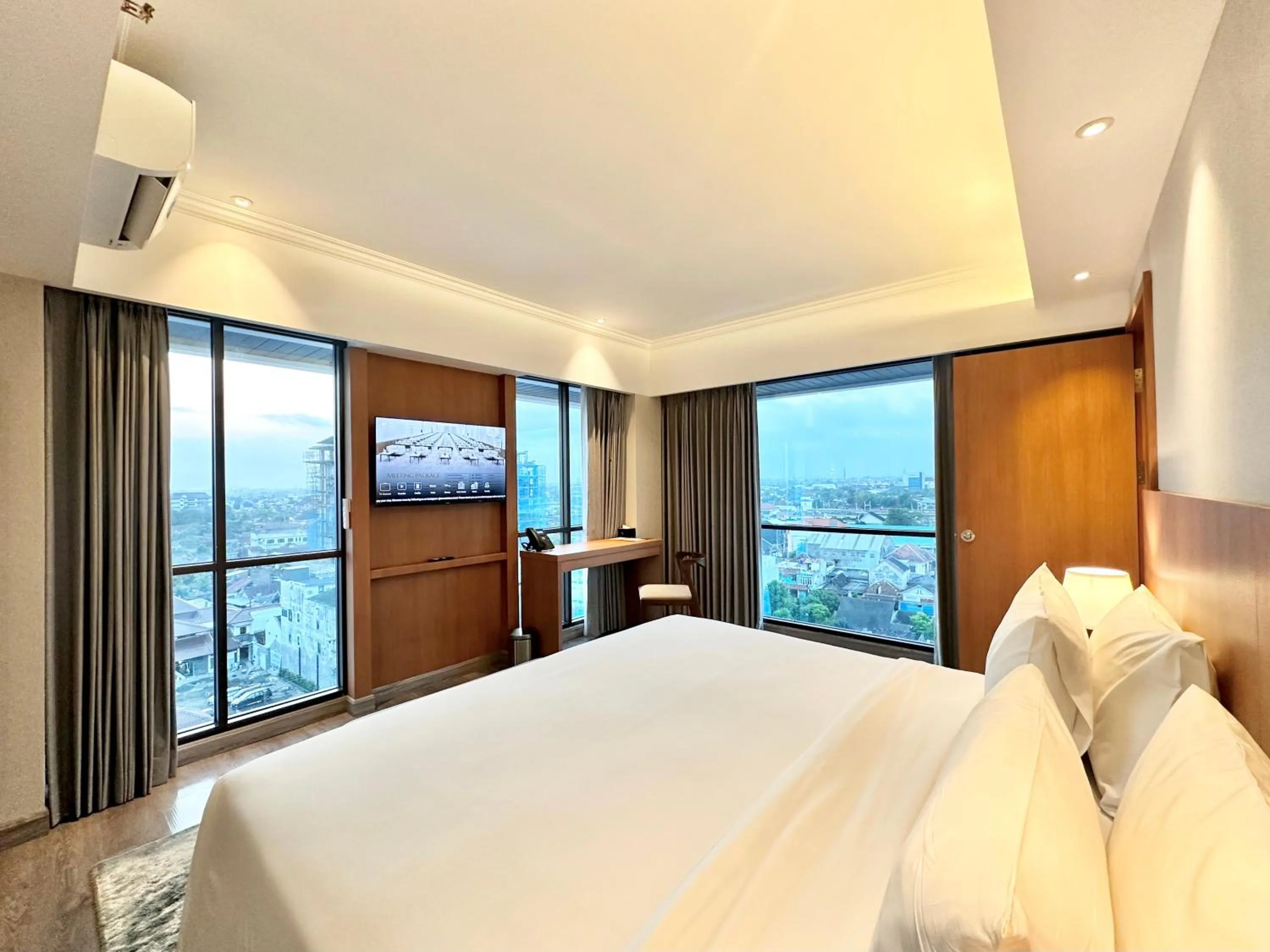 Bed in The Malioboro Hotel & Conference Center