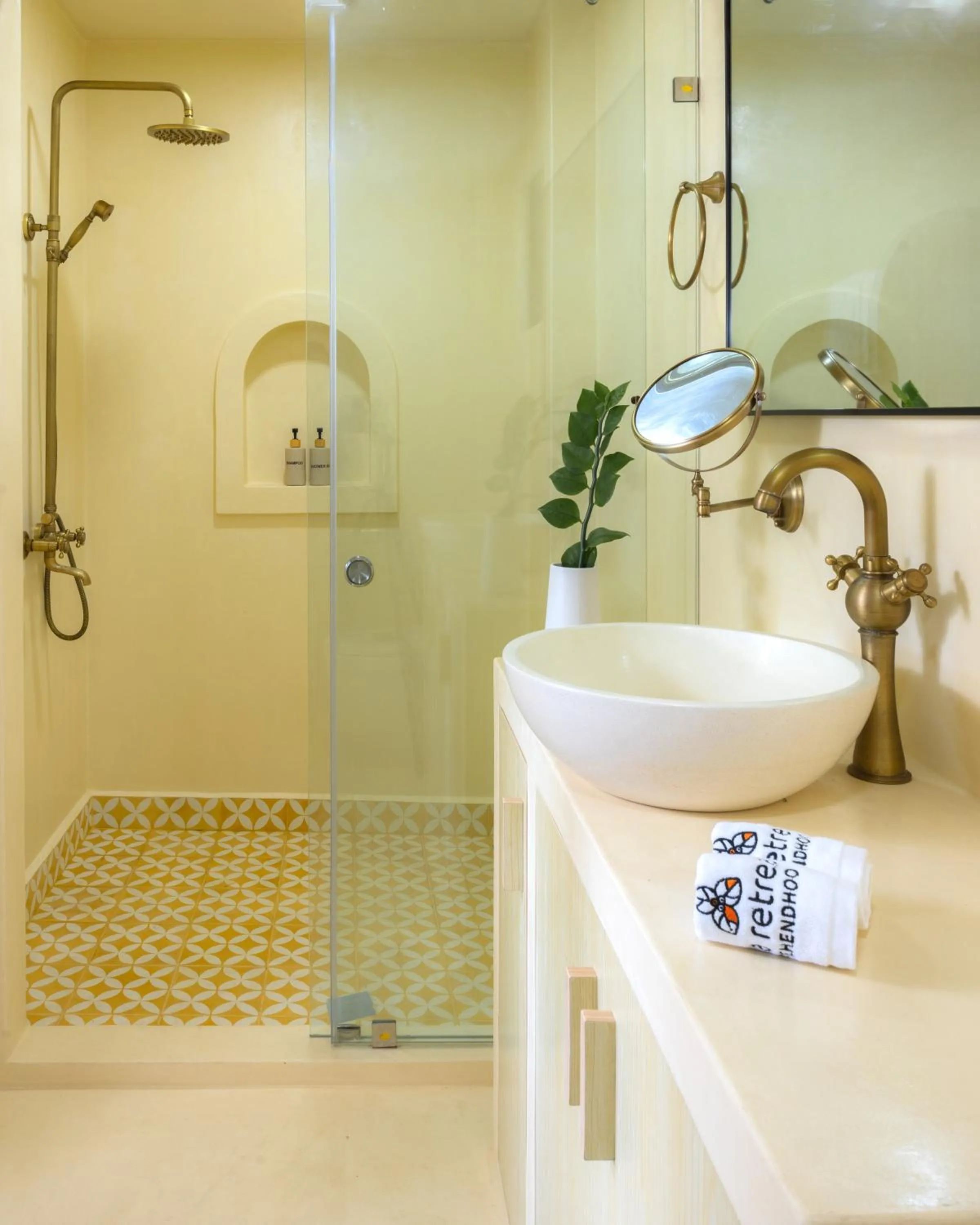 Toilet in Isla Retreat