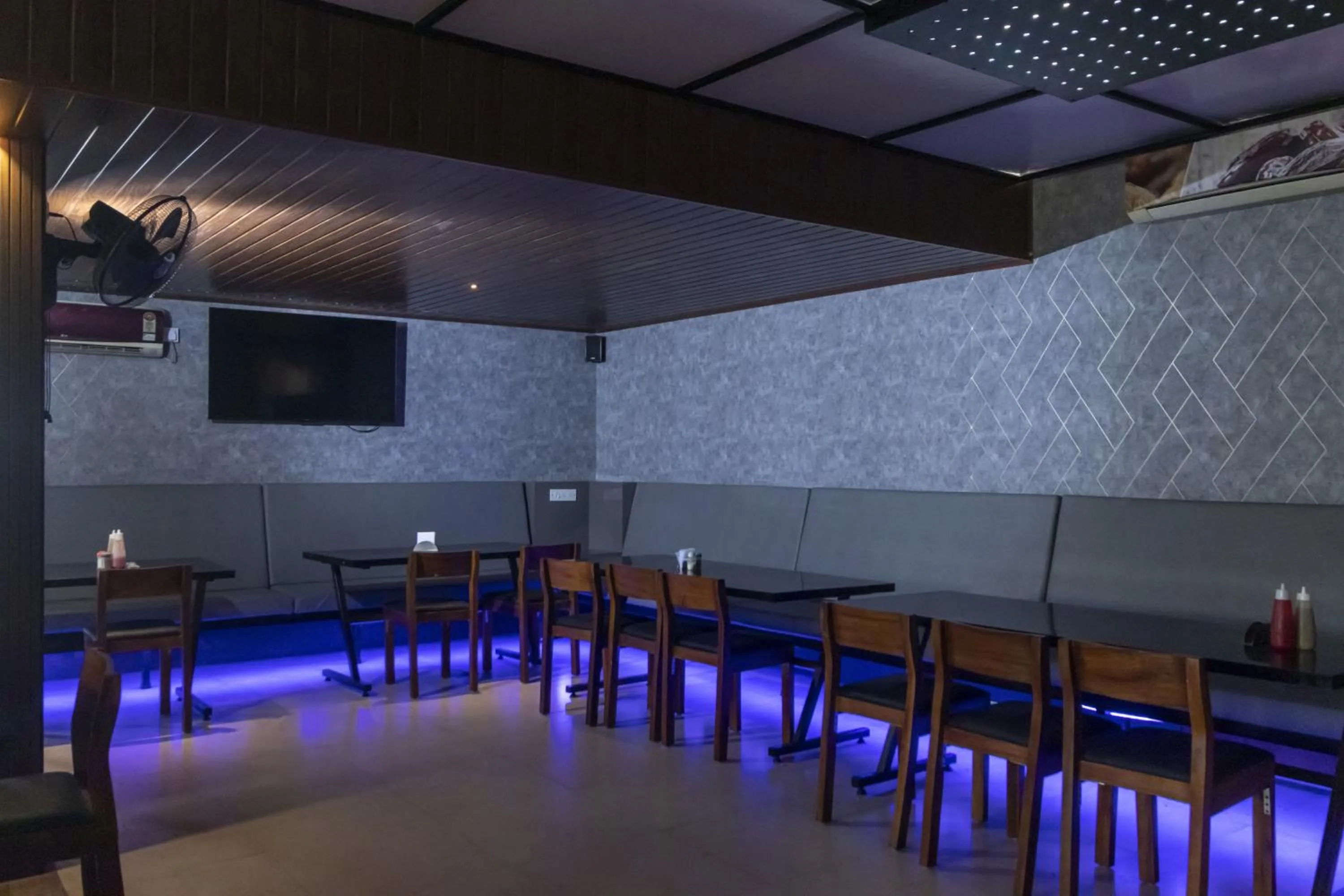 Restaurant/places to eat in Hotel Telehaus International