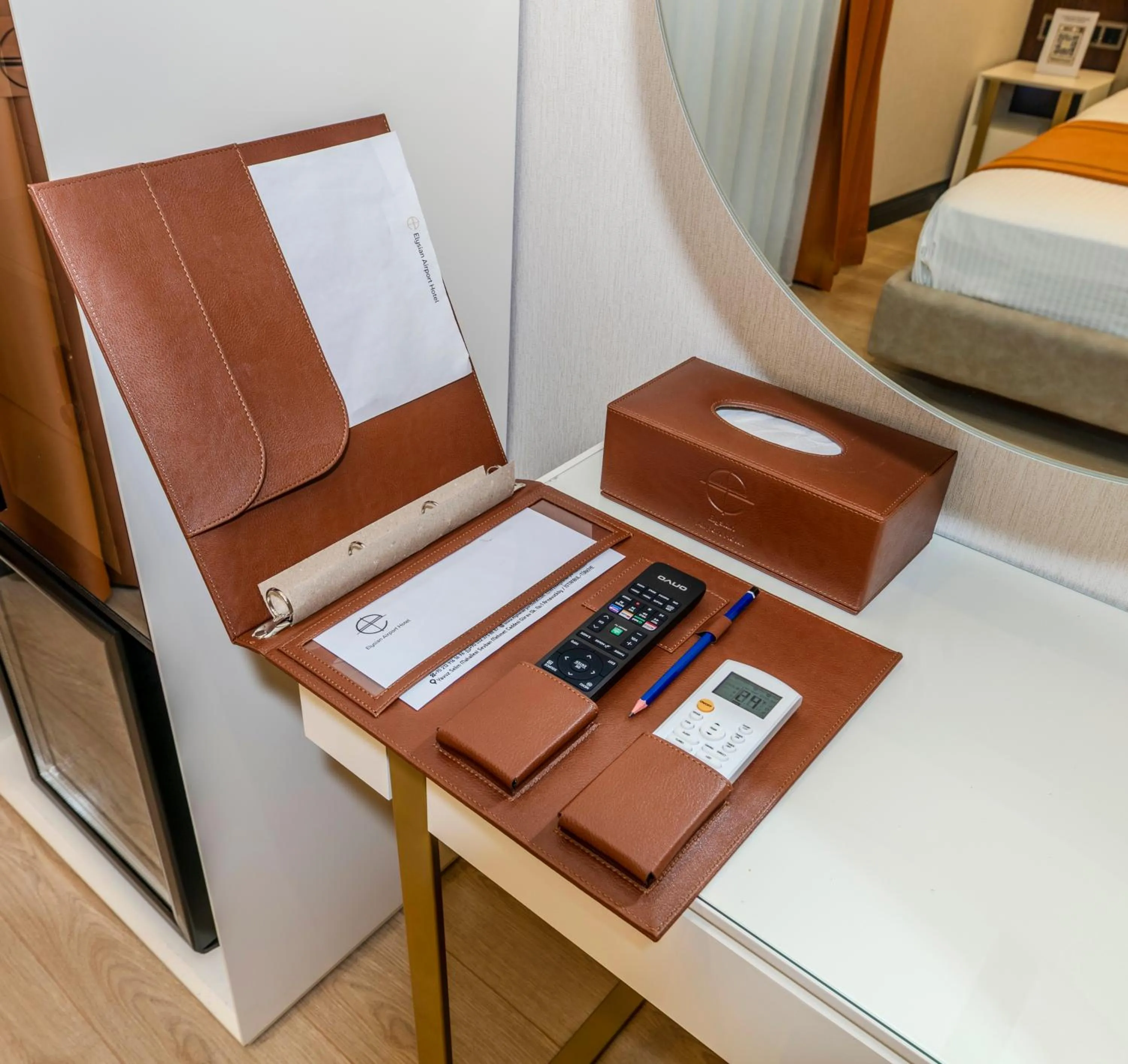 Bed in Elysian Airport Hotel & Restaurant