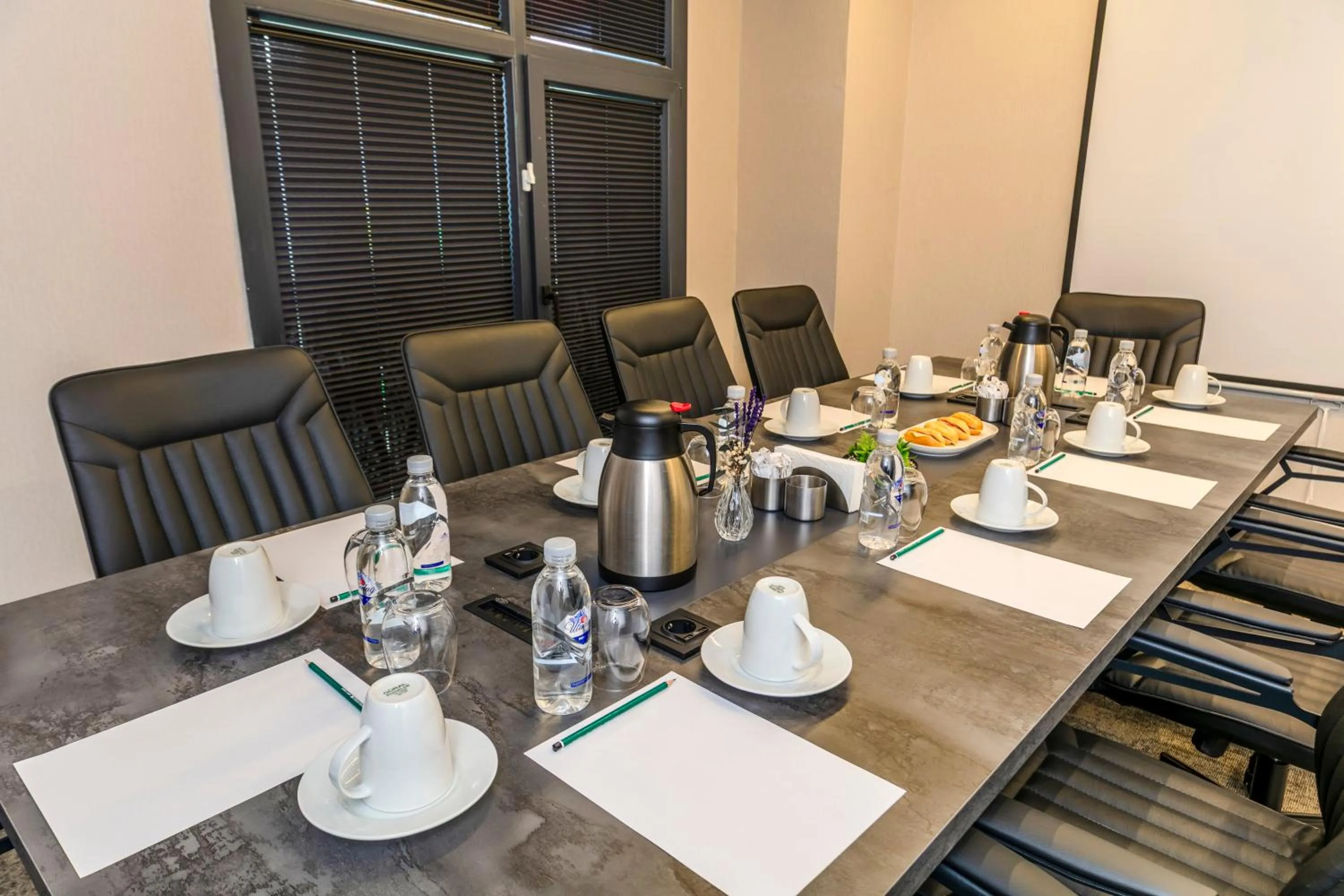 Meeting/conference room in Elysian Airport Hotel & Restaurant