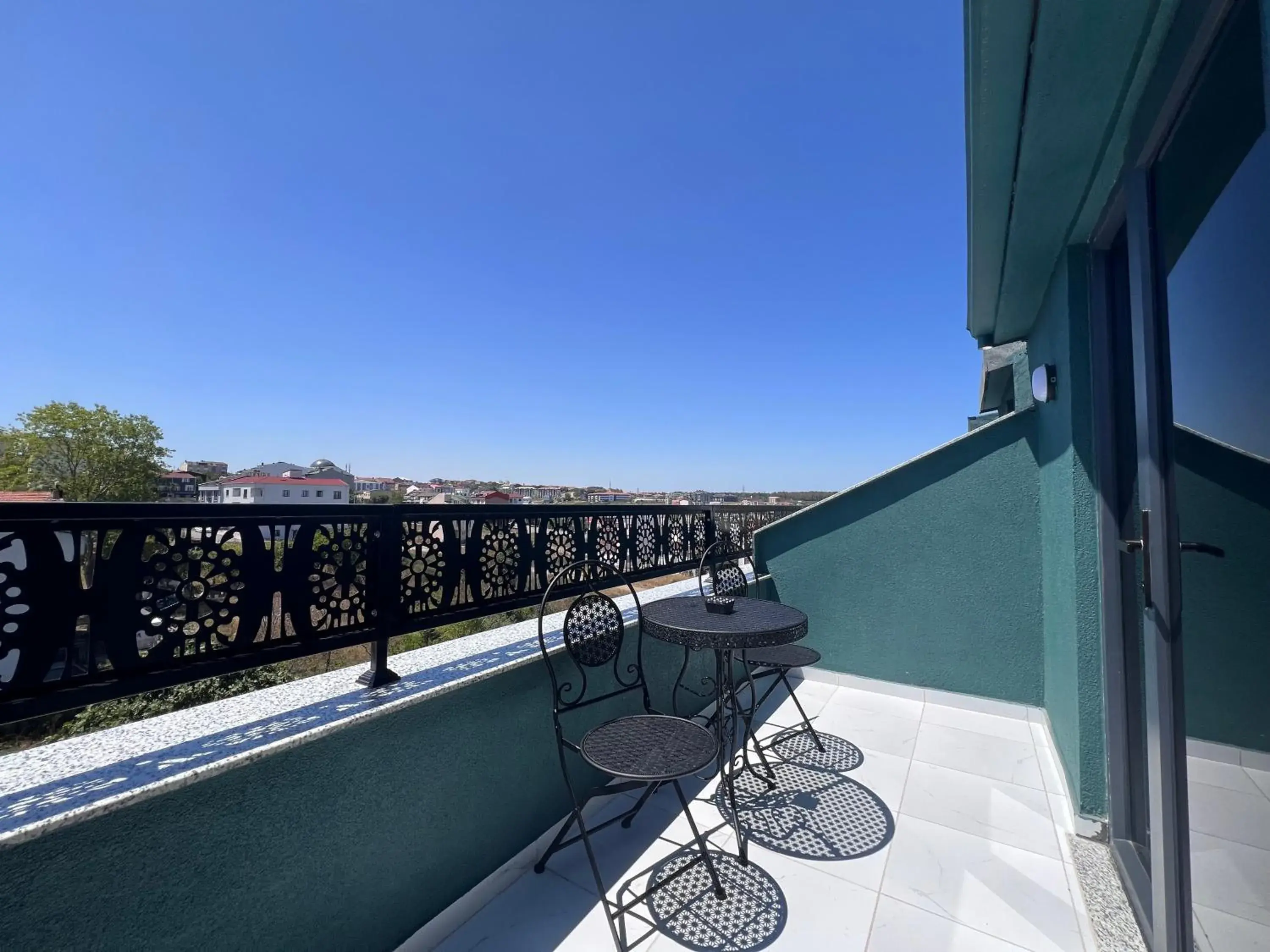 Family Room with Balcony in Elysian Airport Hotel & Restaurant Family Room with Balcony in Elysian Airport Hotel & Restaurant