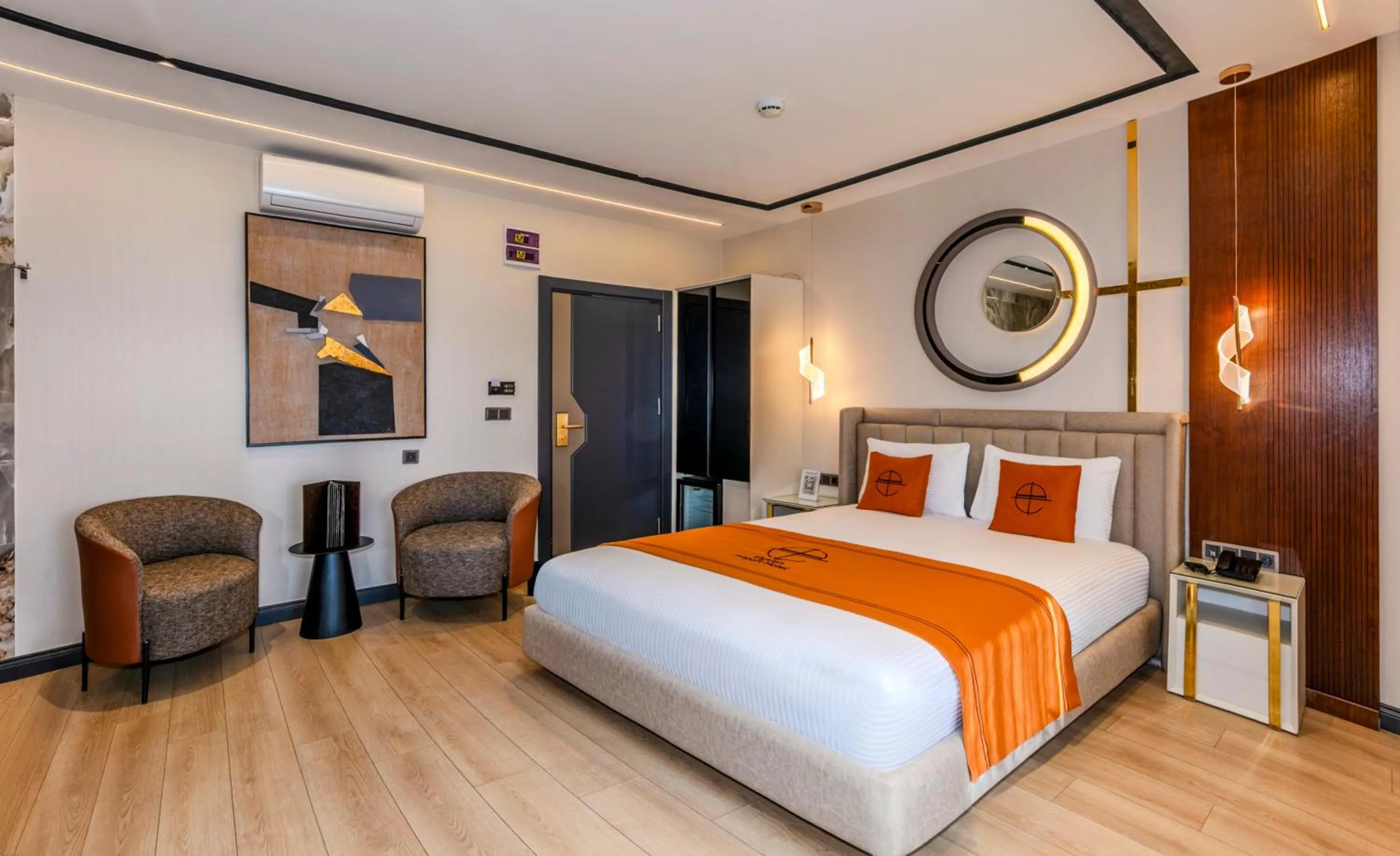 Bed in Elysian Airport Hotel & Restaurant