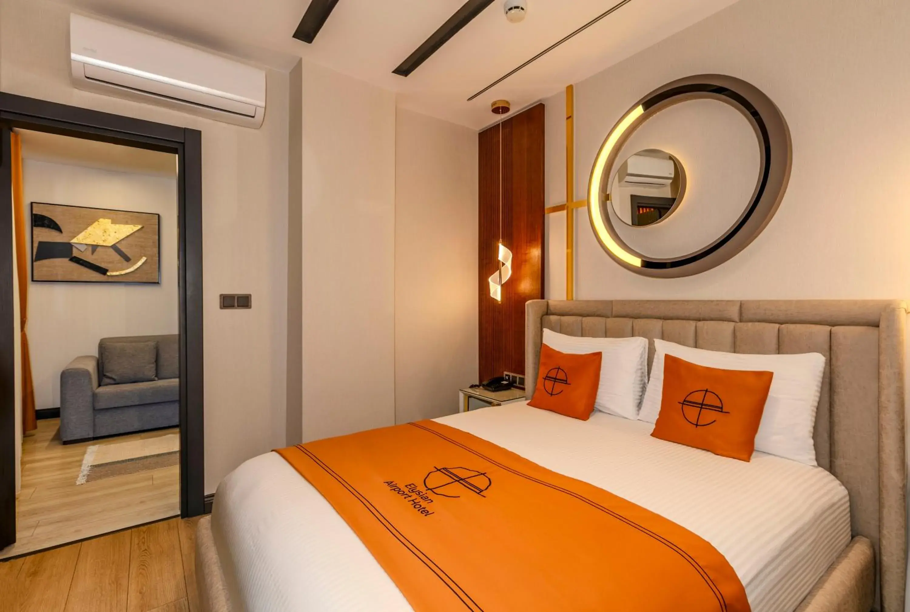 Junior Suite in Elysian Airport Hotel & Restaurant Junior Suite in Elysian Airport Hotel & Restaurant