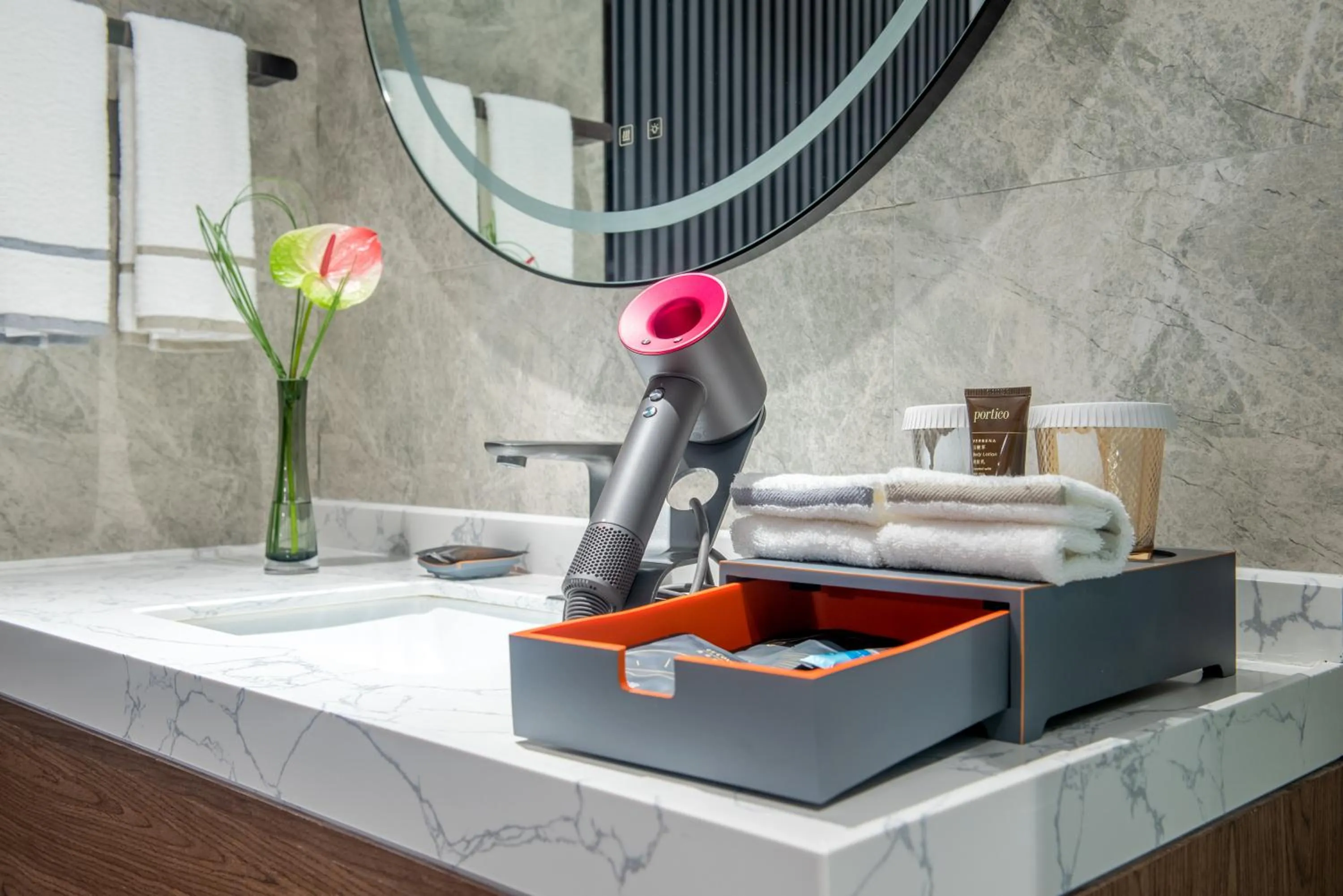 UrCove by HYATT Hangzhou Riverside CBD