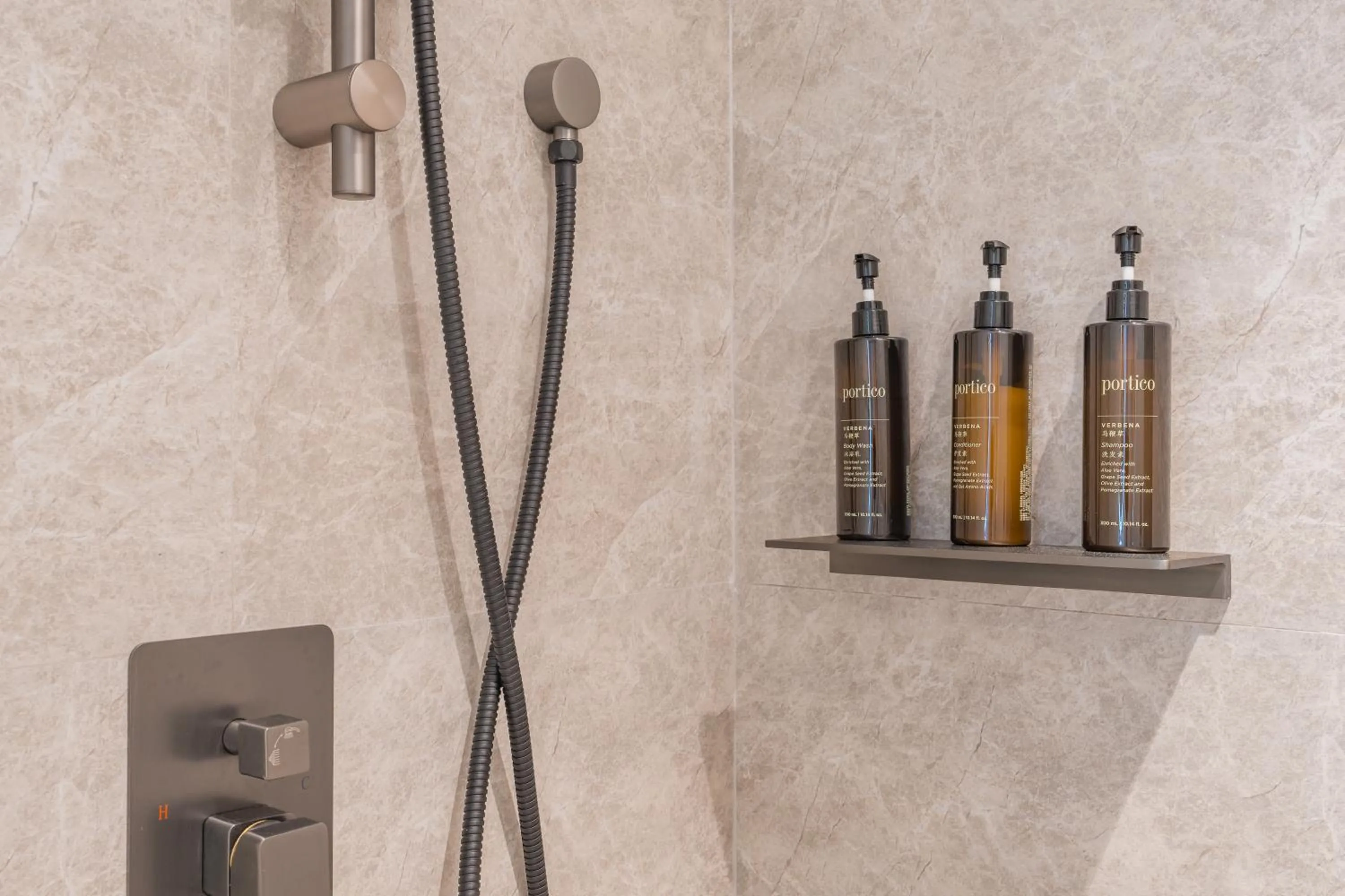 Shower in UrCove by HYATT Hangzhou Riverside CBD