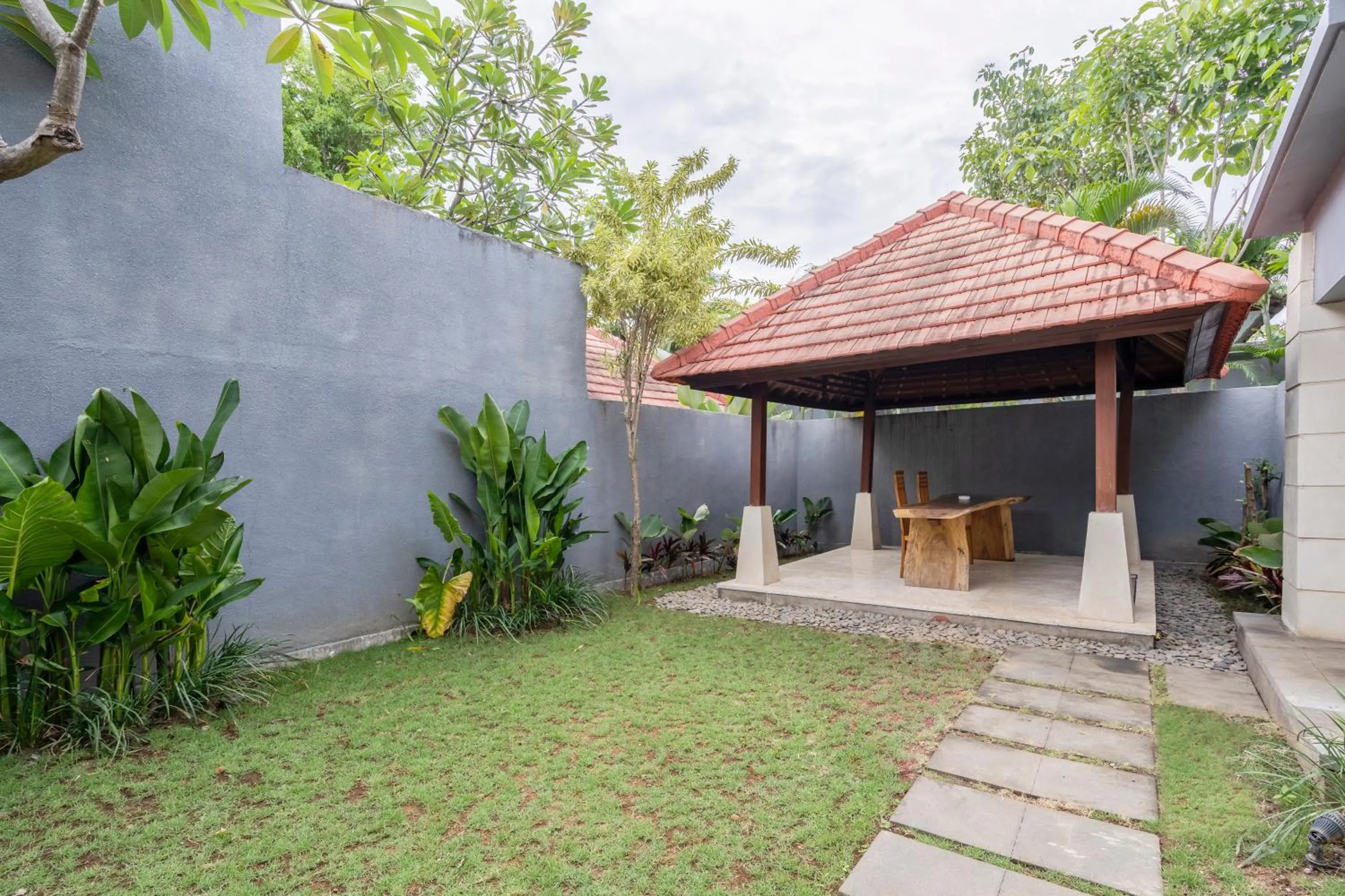 Garden in Kings Villas Sanur by Moria