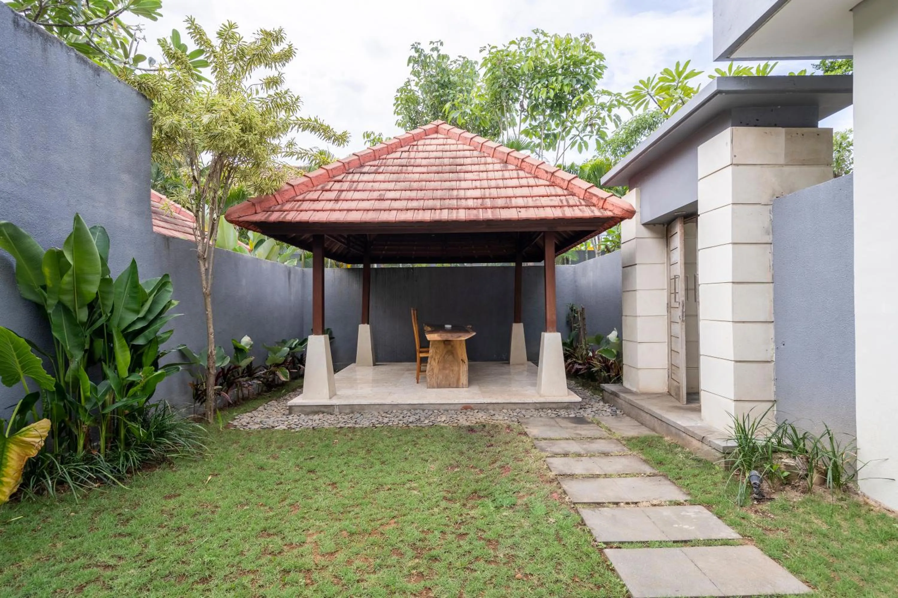 Garden in Kings Villas Sanur by Moria