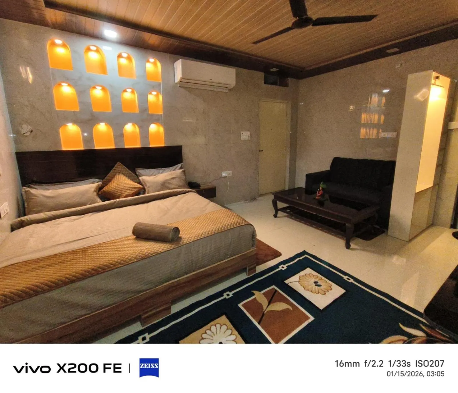 Bed in Hi hotel By Madras