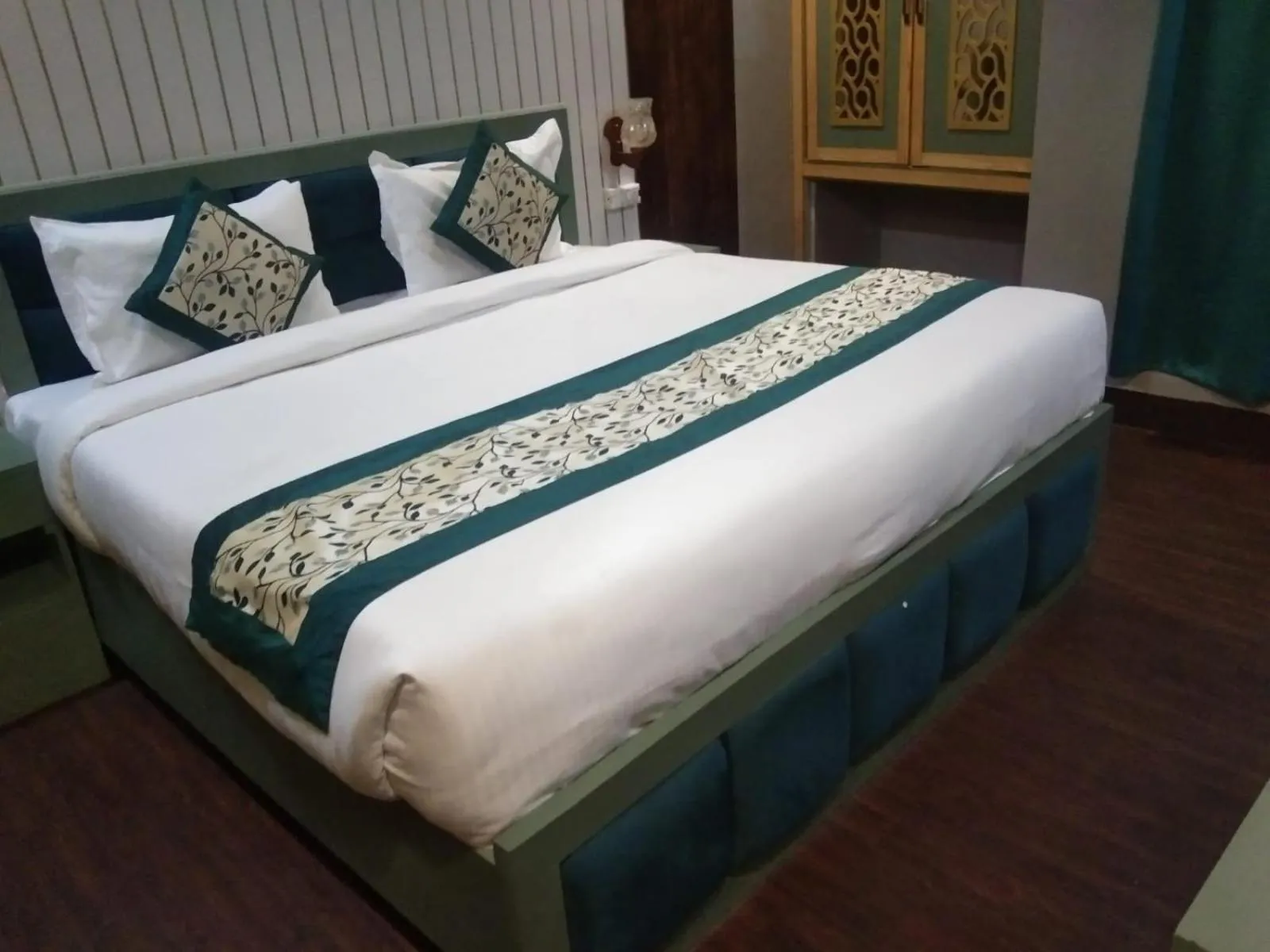 Bed in Hi hotel By Madras