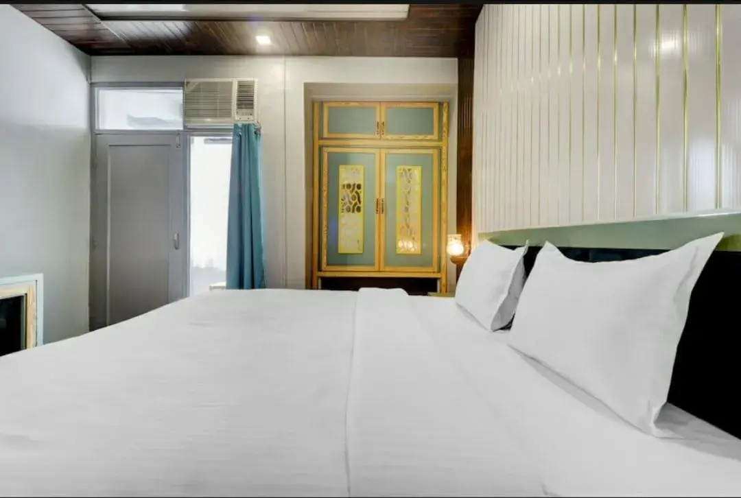 Deluxe Double Room with Balcony - single occupancy in Hi hotel By Madras Deluxe Double Room with Balcony - single occupancy in Hi hotel By Madras