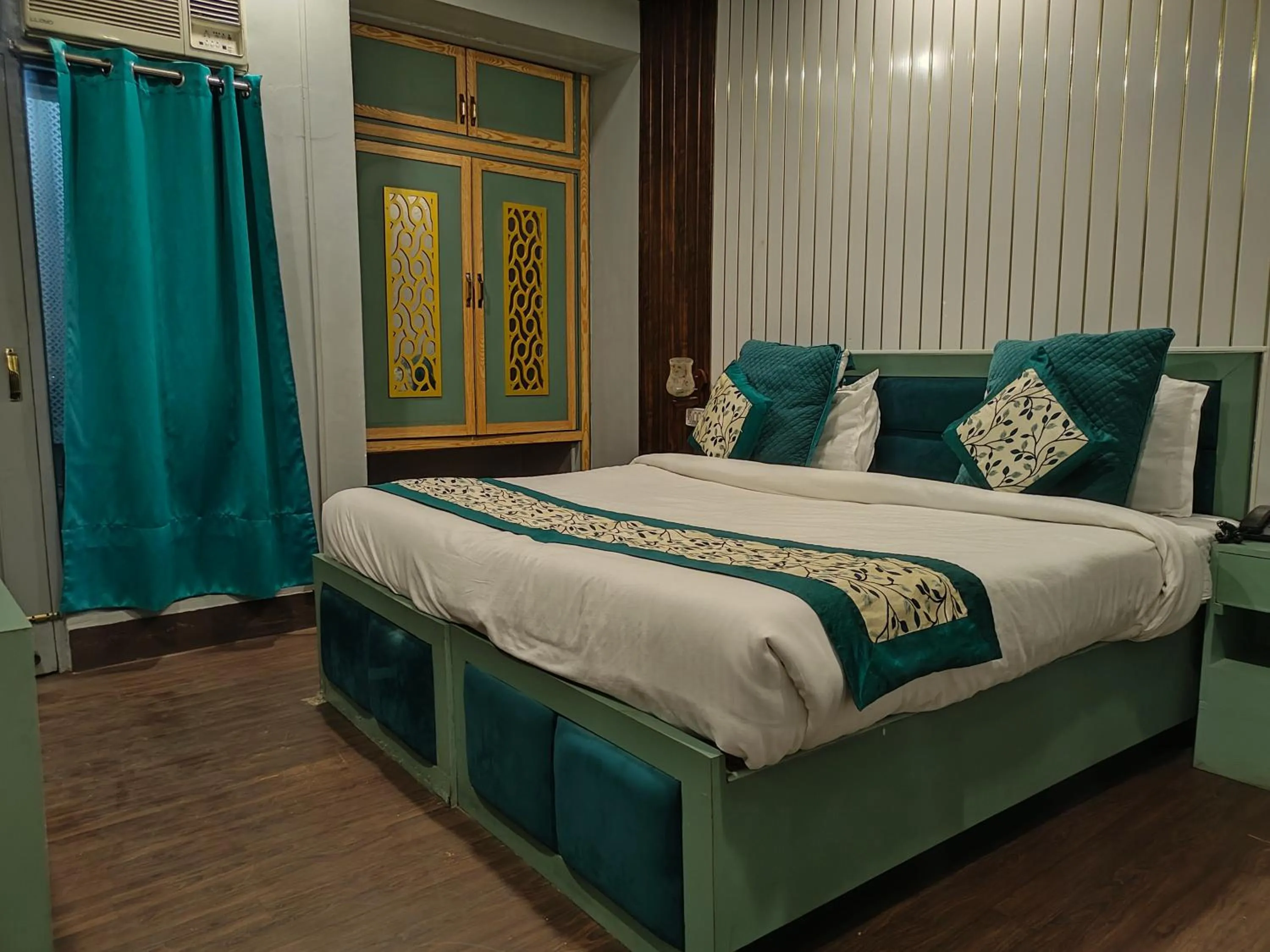 Bed in Hi hotel By Madras