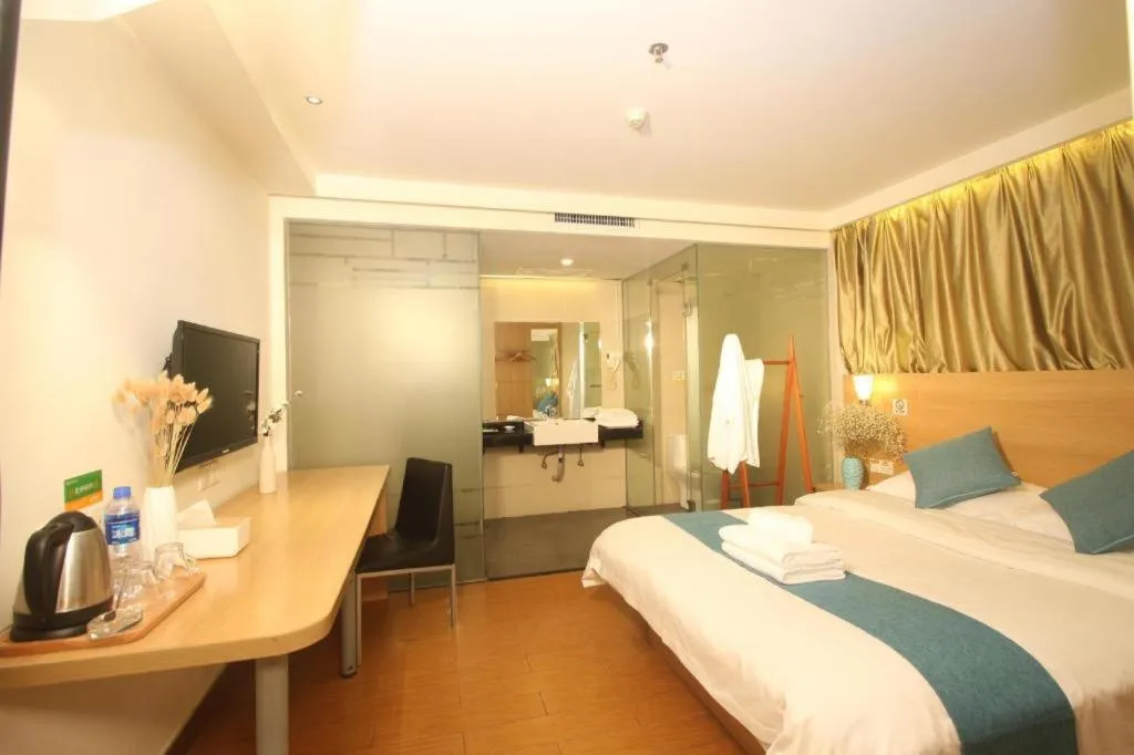 Bed in Yian Business Hotel