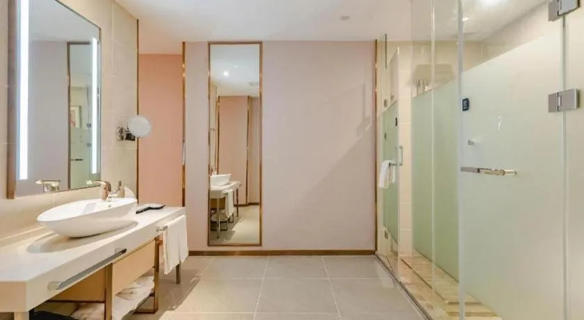 Lavande Hotel Wuhan Houhu Avenue Xingye Road