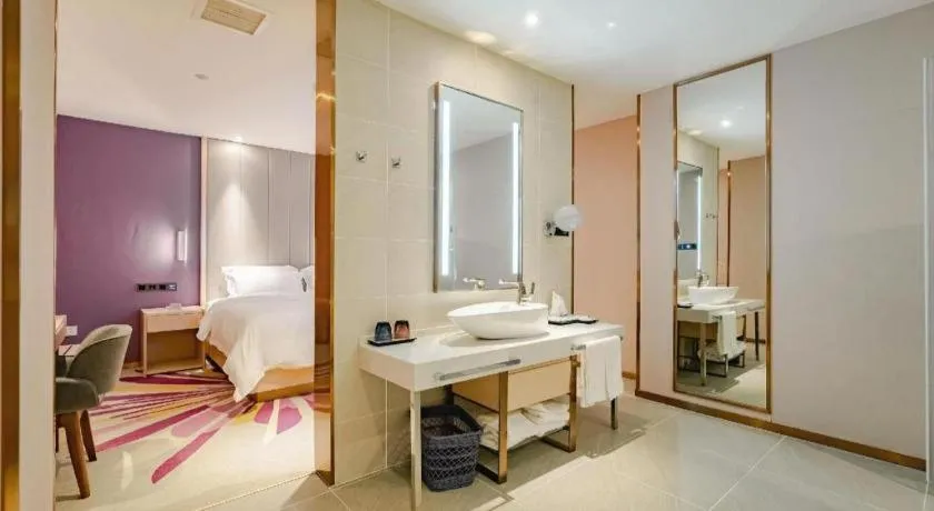 Lavande Hotel Wuhan Houhu Avenue Xingye Road