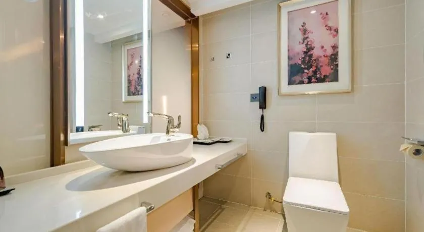Lavande Hotel Wuhan Houhu Avenue Xingye Road