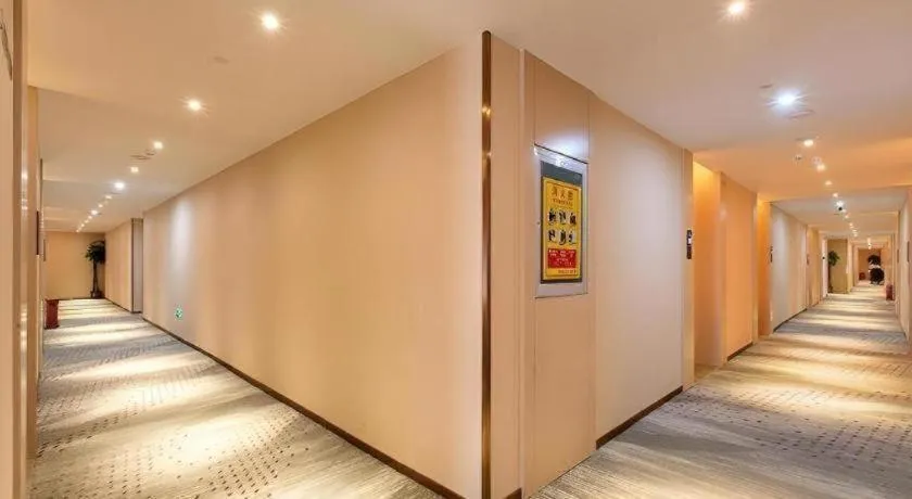 Lavande Hotel Wuhan Houhu Avenue Xingye Road