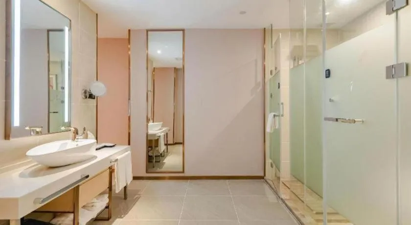 Lavande Hotel Wuhan Houhu Avenue Xingye Road