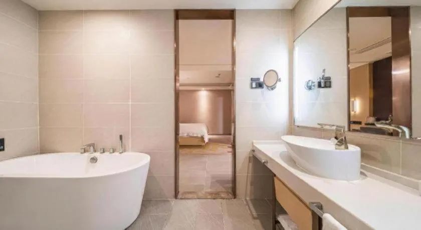 Lavande Hotel Wuhan Houhu Avenue Xingye Road