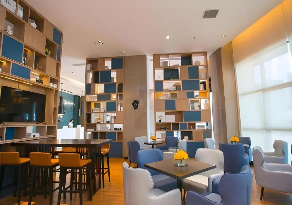 Echarm Hotel Wuhan Changjiang New District Gaoche Metro Station