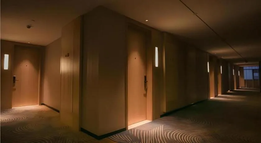 Echarm Hotel Wuhan Changjiang New District Gaoche Metro Station