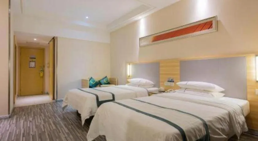 Bed in City Comfort Inn Hotel Wuhan Optics Valley Square Metro Station Zhongnan Minzu University