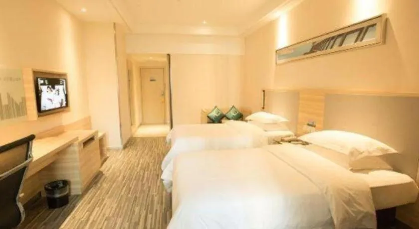 Bed in City Comfort Inn Hotel Wuhan Optics Valley Square Metro Station Zhongnan Minzu University