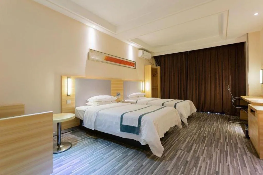 Bed in City Comfort Inn Hotel Wuhan Optics Valley Square Metro Station Zhongnan Minzu University
