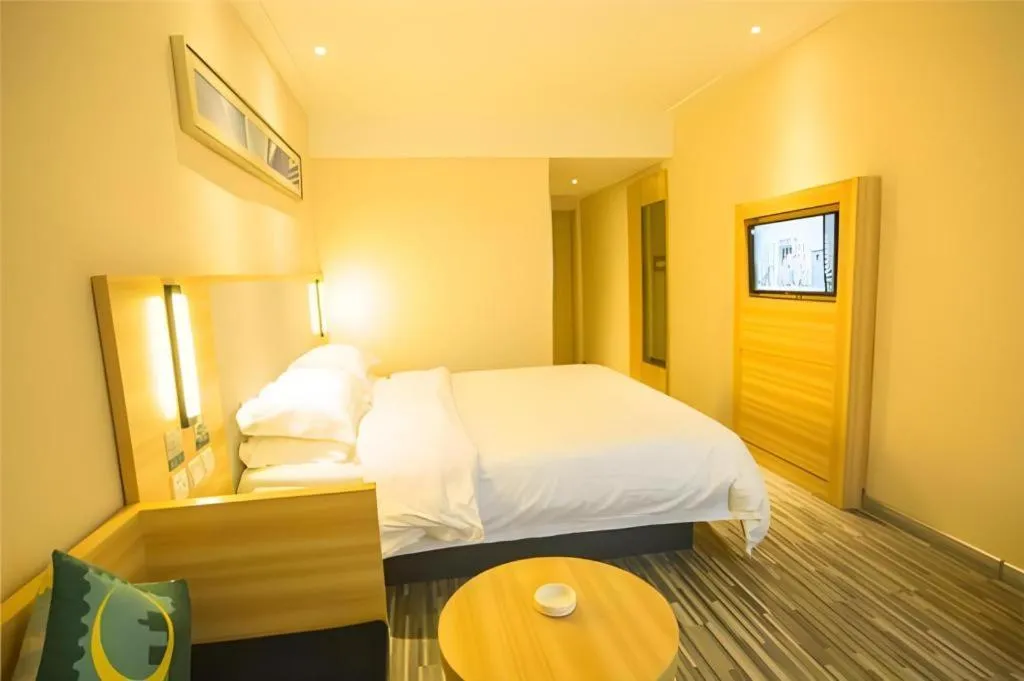 Bed in City Comfort Inn Hotel Wuhan Optics Valley Square Metro Station Zhongnan Minzu University