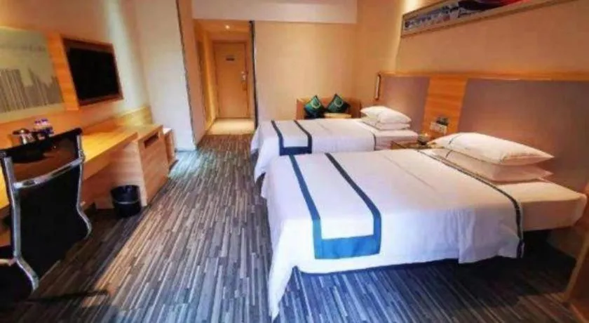 Bed in City Comfort Inn Hotel Wuhan Optics Valley Square Metro Station Zhongnan Minzu University