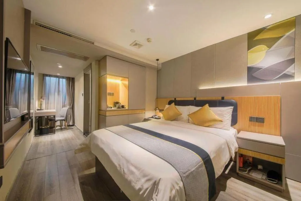 Bed in City Comfort Inn Hotel Wuhan Optics Valley Square Metro Station Zhongnan Minzu University