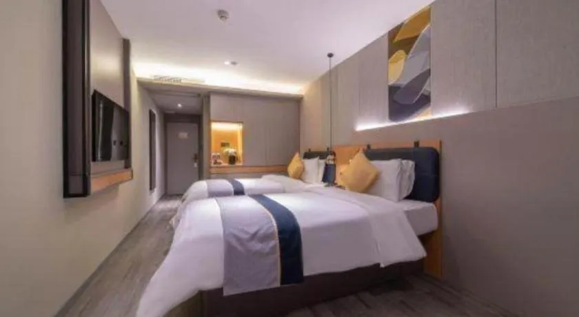 Bed in City Comfort Inn Hotel Wuhan Optics Valley Square Metro Station Zhongnan Minzu University