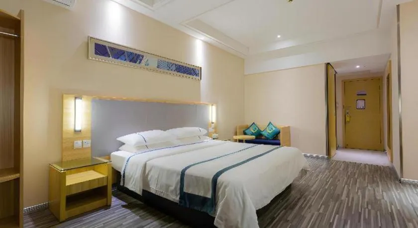 Bed in City Comfort Inn Hotel Wuhan Optics Valley Square Metro Station Zhongnan Minzu University