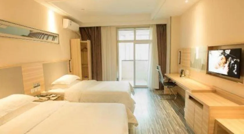 Bed in City Comfort Inn Hotel Wuhan Optics Valley Square Metro Station Zhongnan Minzu University