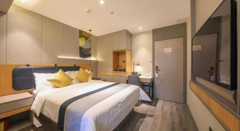 Bed in City Comfort Inn Hotel Wuhan Optics Valley Square Metro Station Zhongnan Minzu University