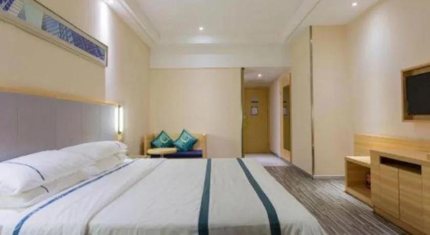Bed in City Comfort Inn Hotel Wuhan Optics Valley Square Metro Station Zhongnan Minzu University