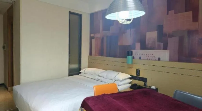 Bed in City Comfort Inn Wuhan Yuanlin Road Metro Station