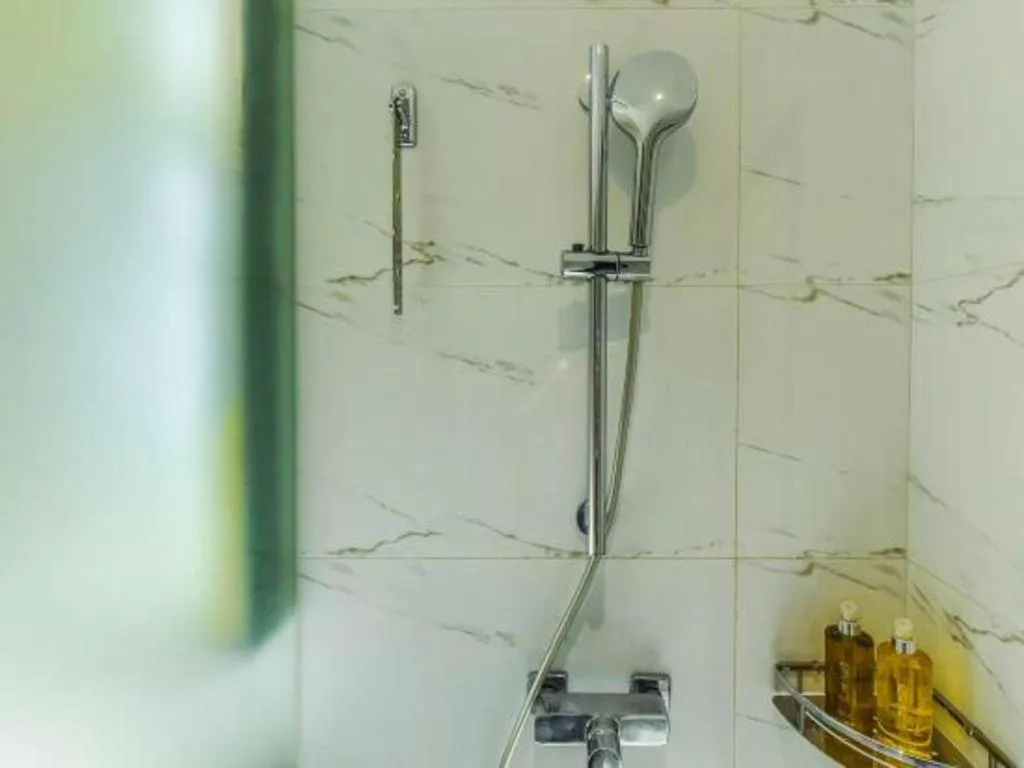 Borrman Hotel Guangzhou Quzhuang Metro Station