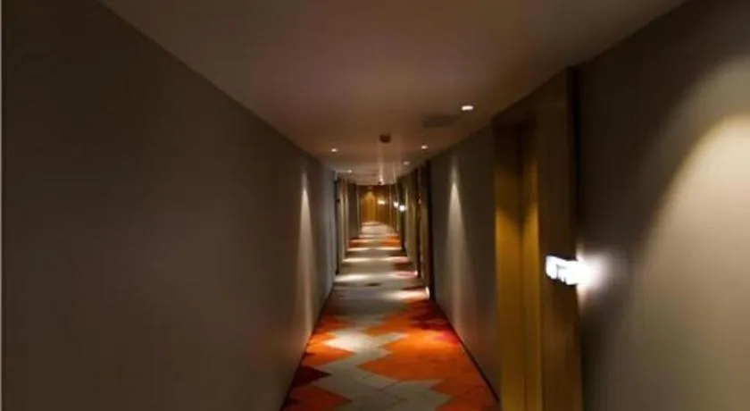 Borrman Hotel Guangzhou Quzhuang Metro Station