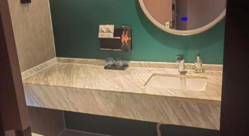 Borrman Hotel Guangzhou Quzhuang Metro Station