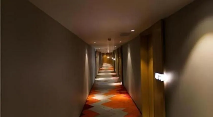 Borrman Hotel Guangzhou Quzhuang Metro Station