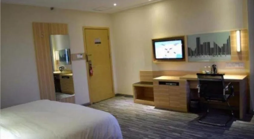 Bed in City Comfort Inn Wuhan Hankou Bei Light Rail Station